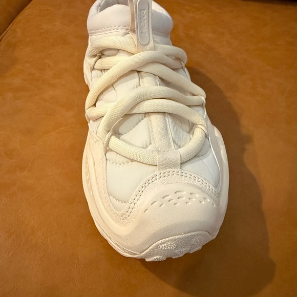 Hoka One One Ora Primo Womens Sz 8  Vanilla Slip On Insulated Shoes 1141570 - Picture 3 of 6